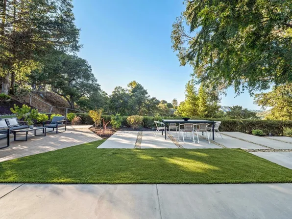 2272 Bunker Hill Dr, San Mateo, CA 94402