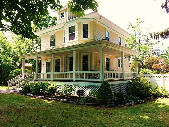 2nd image of 76 New York Ave