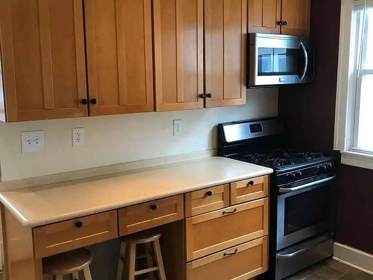 19 Russell St #2 — Photo 7
