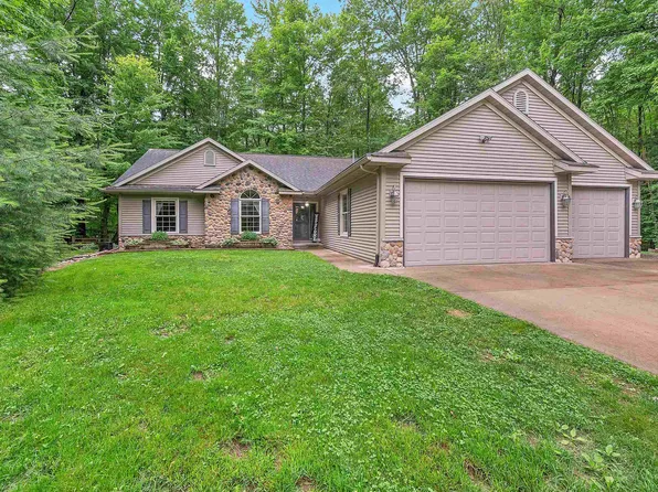 5958 Wood Brook Cir, Little Suamico, WI 54141