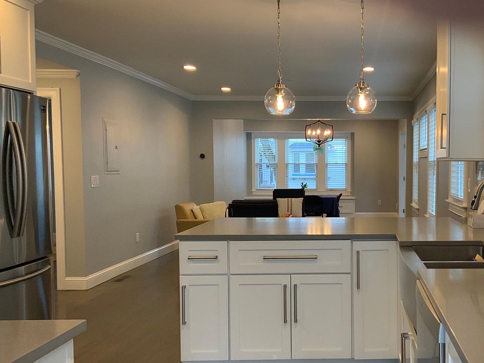Kitchen to front