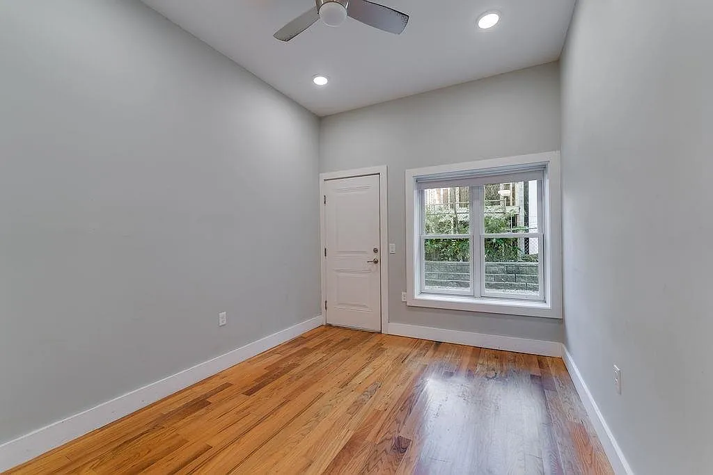 1 bed, 1.0 bath, 656 sqft, $2,400 — Photo 2