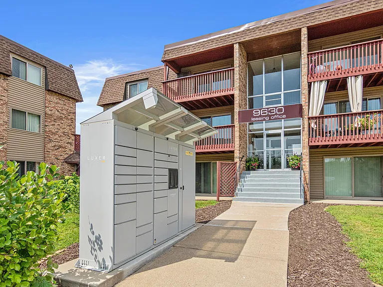 Plymouth Pointe — Photo 14