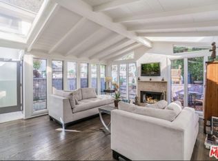 1520 N Beverly Glen Blvd, Los Angeles, CA 90077