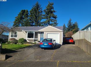 1746 Juniper Ave, Coos Bay, OR 97420