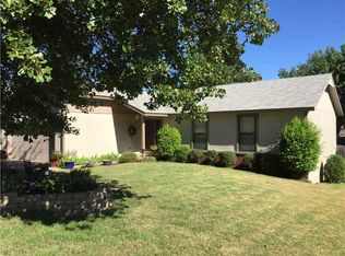 2544 N Hampton Ct, Fayetteville, AR 72703