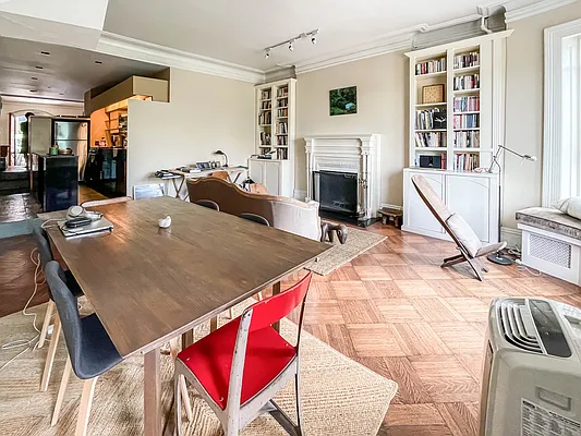 Sold by Compass | media 4
