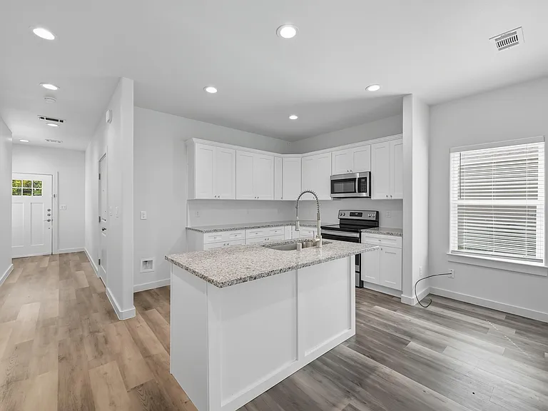 422 N Elliott St — Photo 18