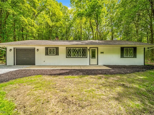 2086 S Park Ln, Rock Creek, OH 44084