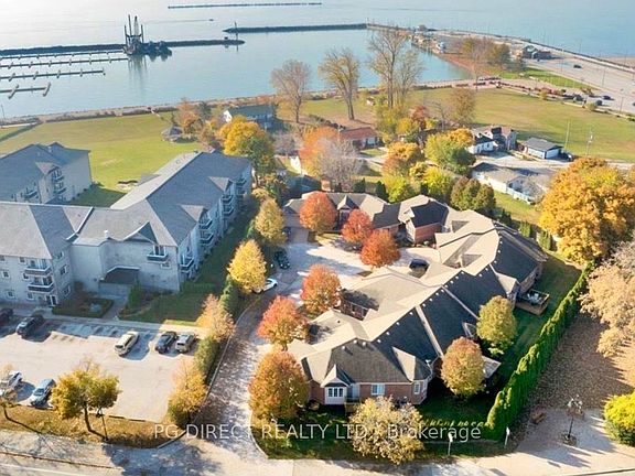 3rd image of 32 Robson Rd #1