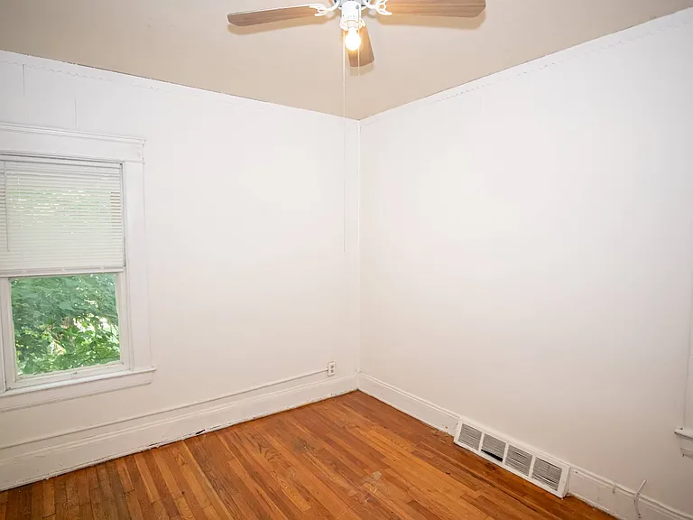 14015 Idarose Ave — Photo 9