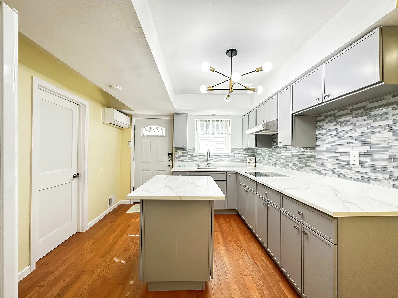 2 bed, $2,100 — Photo 4