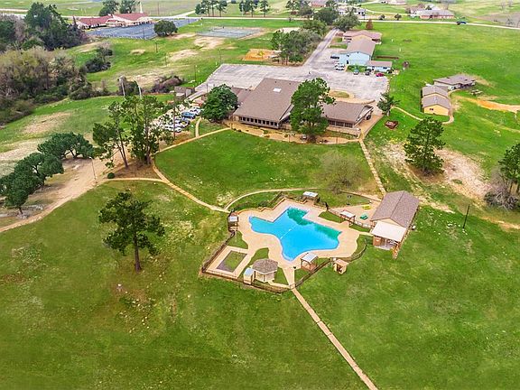 4th image of Hickory Ln