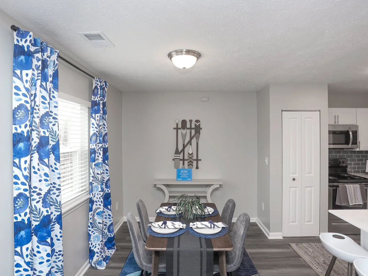 Meridian Court South — Photo 2