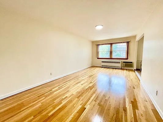 Rented by Amorelli Realty | media 1