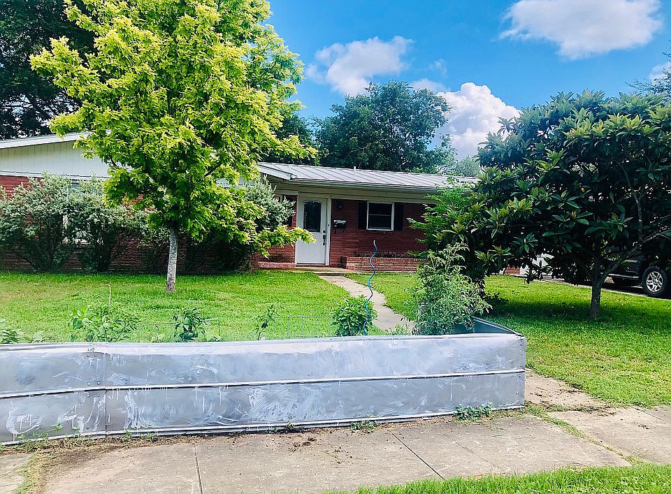 1st image of 650 Shadywood Ln