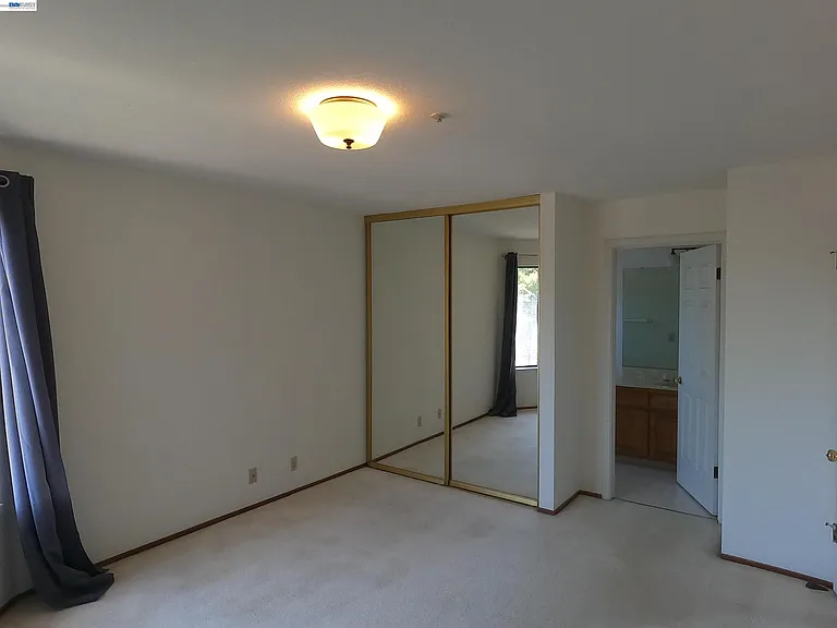 19179 Alpha Ct — Photo 32