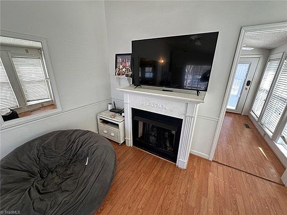 5th image of 101 Dogwood Cir