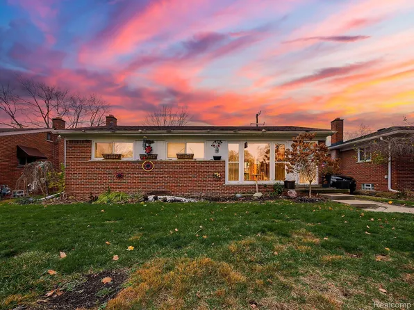 26433 Margareta, Redford, MI 48240