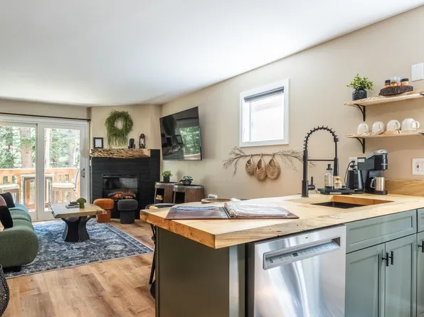 141 Lakeview Blvd #26, Mammoth Lakes, CA 93546