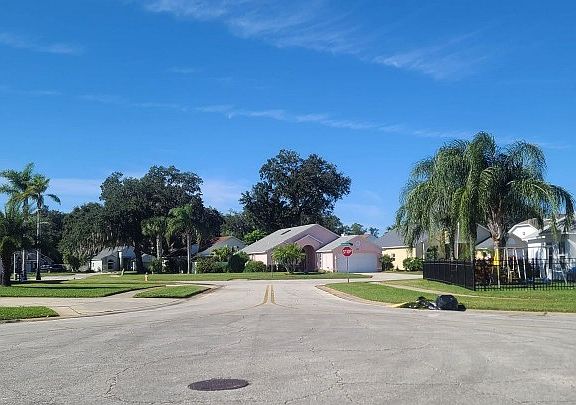 5th image of 515 Curlew Cir