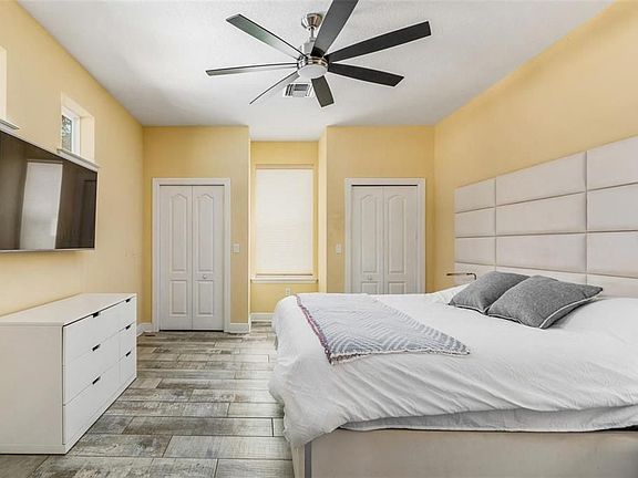 5th image of 6914 S Wall St #1