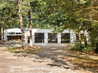 5053 Arcado Rd SW, Lilburn, GA 30047