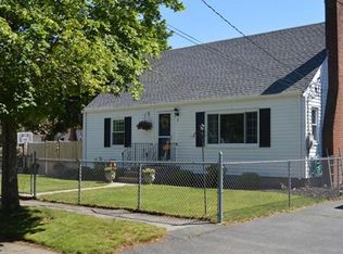 2 Rainbow Cir, Peabody, MA 01960