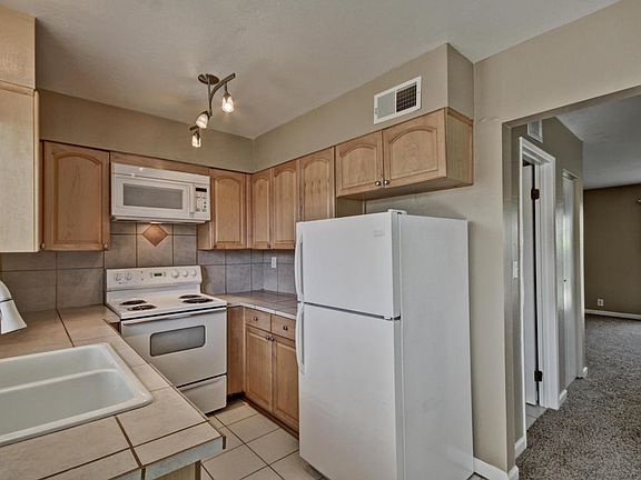 4th image of 4610 N 68th St Unit 468