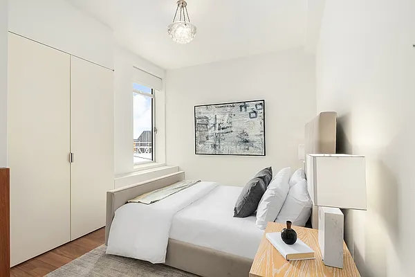 Sold by Dolly Lenz Real Estate LLC | media 9