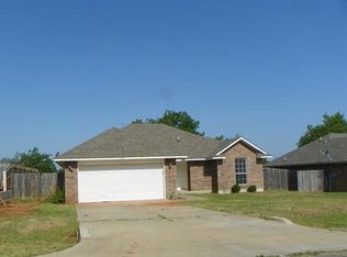 1147 N 2nd St, Harrah, OK 73045