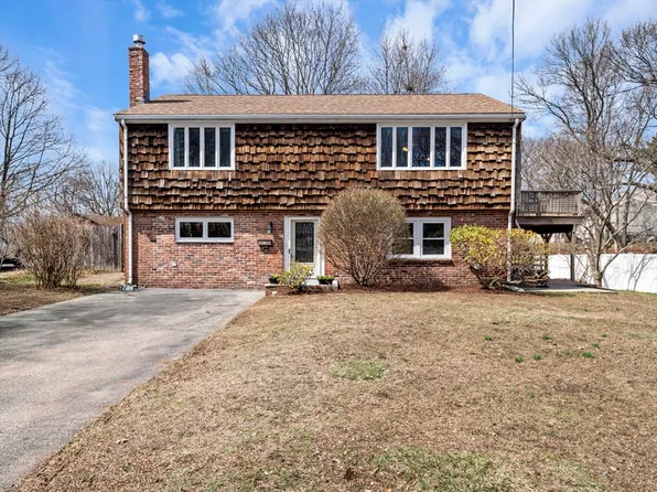 53 Forest St, Stoneham, MA 02180