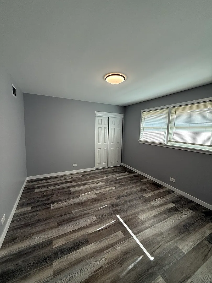 3 bed, 1208 sqft, $2,300 — Photo 2