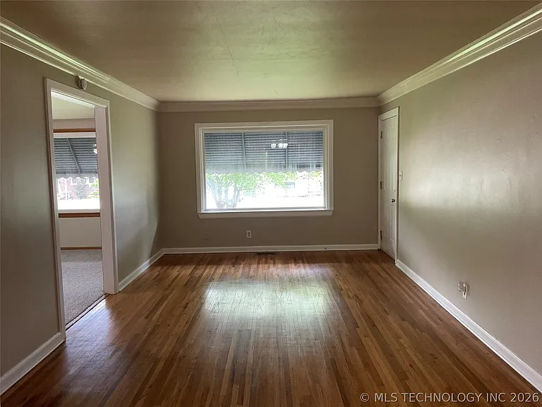 1644 S Knoxville Ave — Photo 4