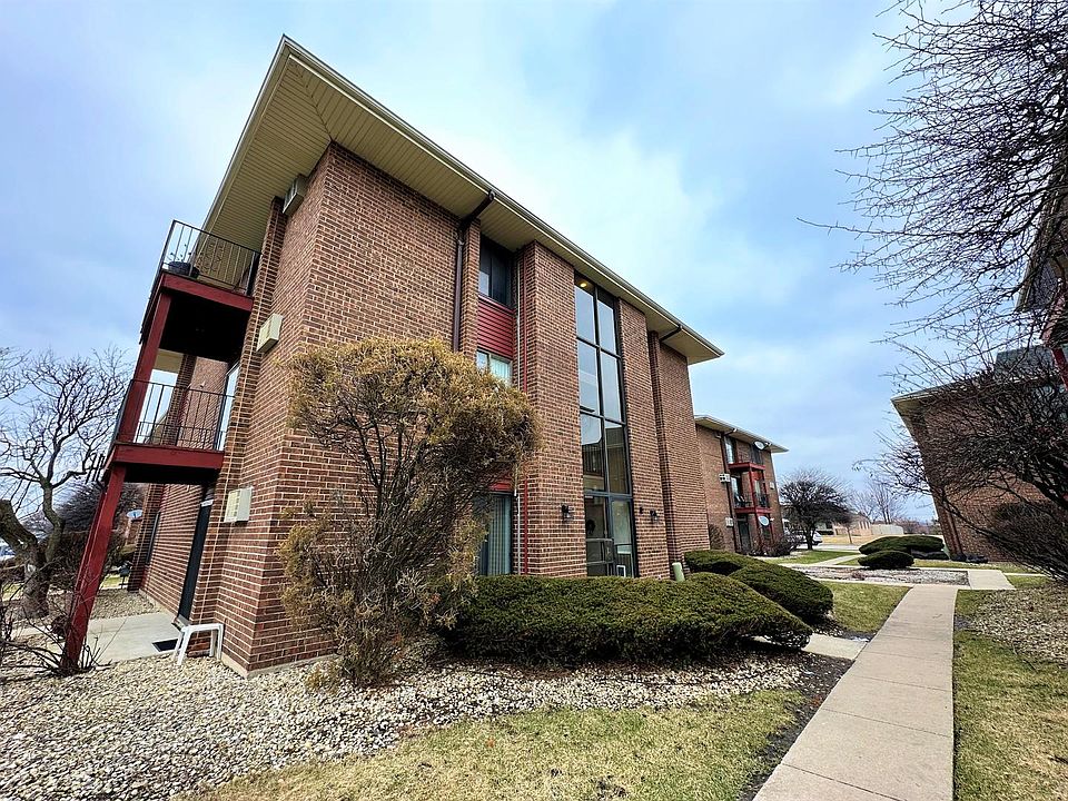 1st image of 15828 Terrace Dr Unit 1W