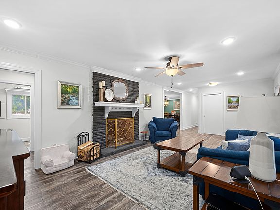 5th image of 805 Forrest Dr