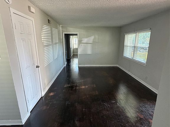 4th image of 12220 Holt Dr