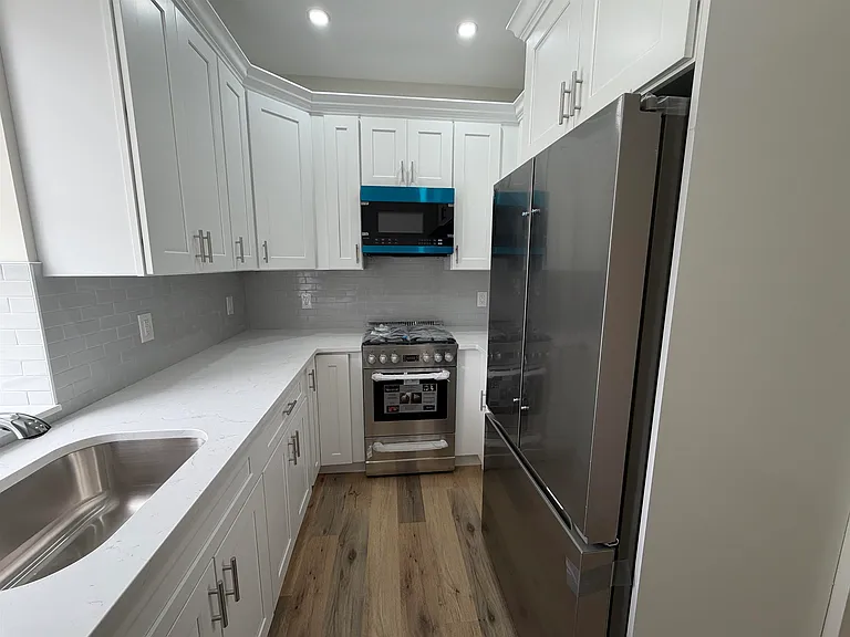 49 Summit Ave #2 — Photo 2