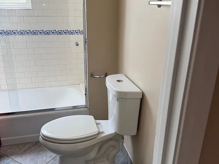 2071 Vista Del Mar Ave — Photo 21