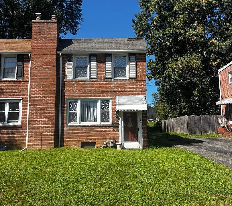 1st image of 217 Emerald Ln