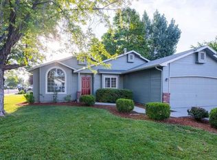 1086 N Crestley Ave, Meridian, ID 83642