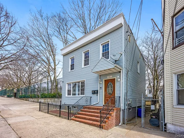 1414 142nd St, Whitestone, NY 11357