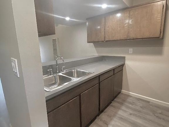 4th image of 1425 E Orange Grove Blvd #12