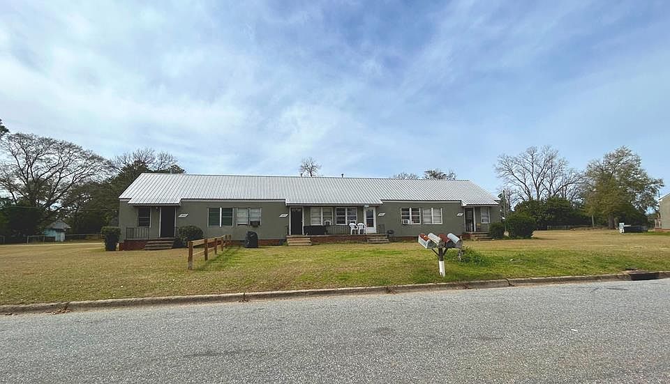 2nd image of 203 Adelyn Rd