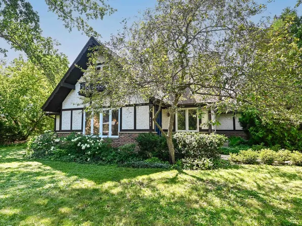 8765 North Fielding ROAD, Bayside, WI 53217