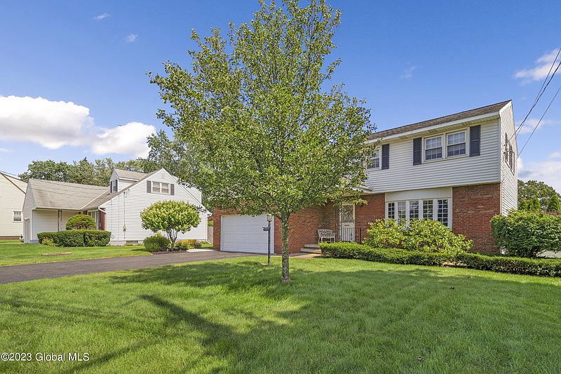 3rd image of 70 Ahl Avenue