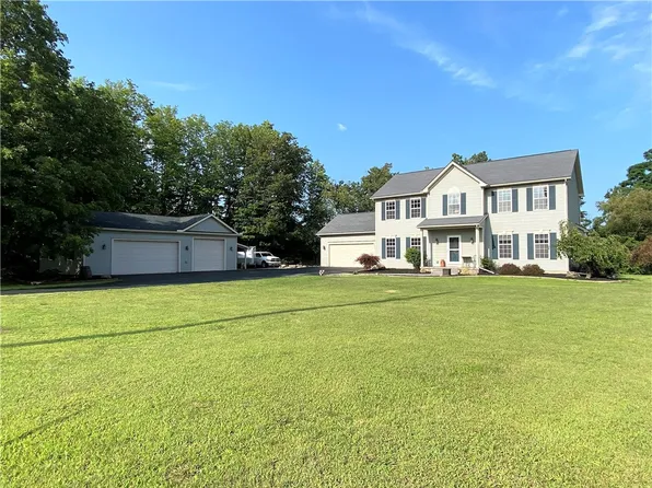 8491 N Street Rd, Le Roy, NY 14482