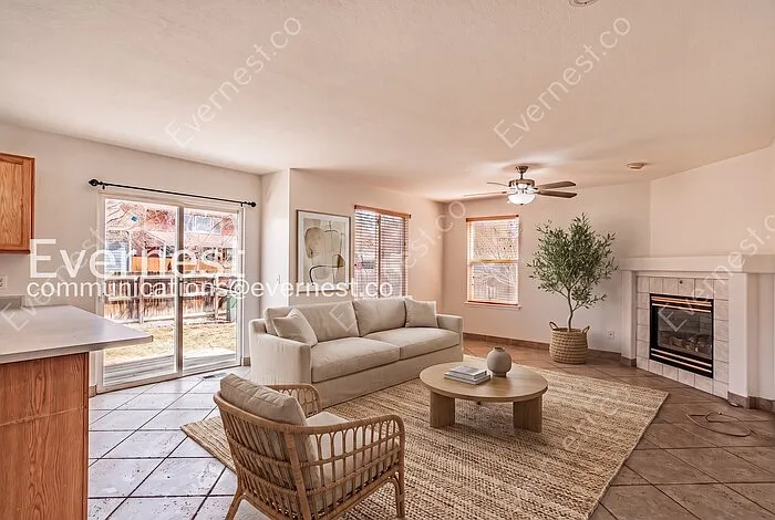 5 bed, 3.5 bath, 2892 sqft, $3,347 — Photo 3