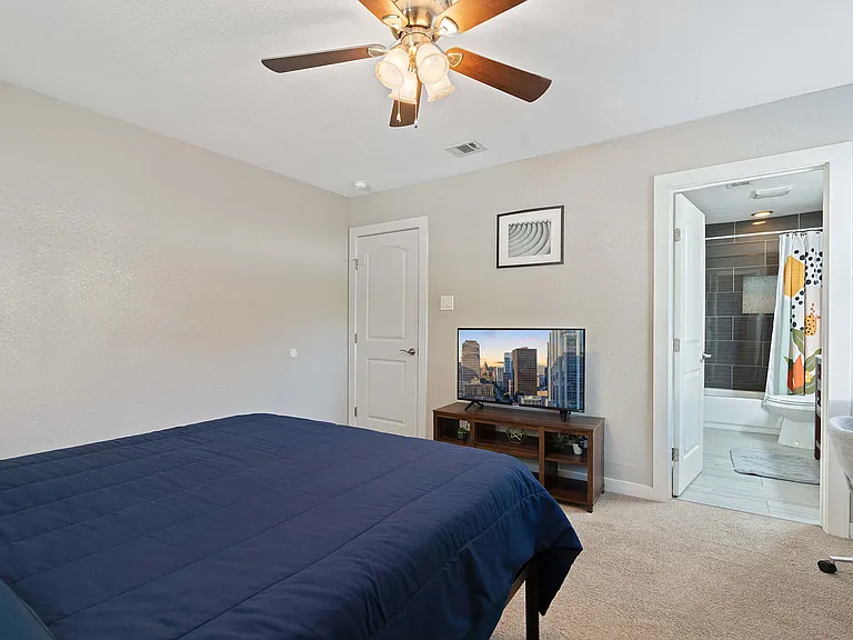 1906 Valley Hill Cir #A — Photo 8