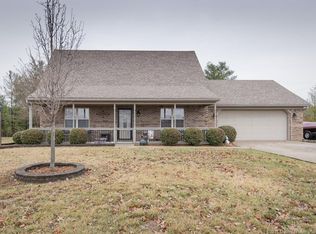 211 Saddleback Dr, Charlestown, IN 47111